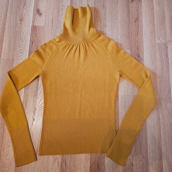 Mustard Yellow knit turtleneck sweater - Picture 2 of 6